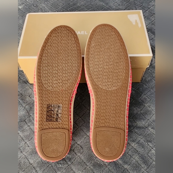 NWOT Michael Kors Kendrick Slip-on Espadrilles. Size 7 Medium - Picture 4 of 9